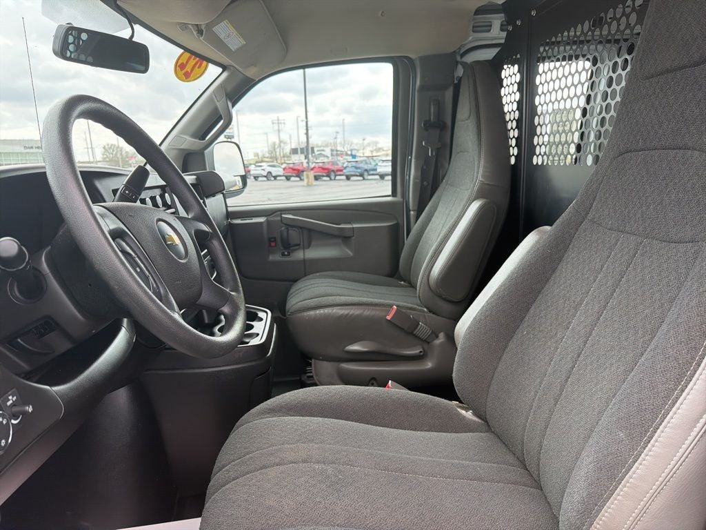 2022 Chevrolet Express 2500 Work Van Cargo