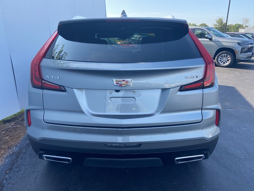 2024 Cadillac XT4 Premium Luxury