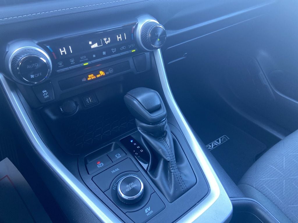 2023 Toyota RAV4 Hybrid XLE