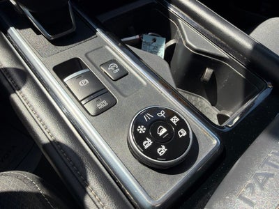 2023 Nissan Pathfinder SV