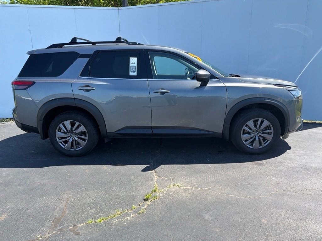 2023 Nissan Pathfinder SV