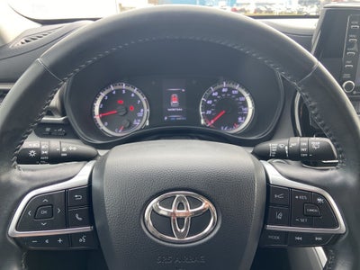 2020 Toyota Highlander LE