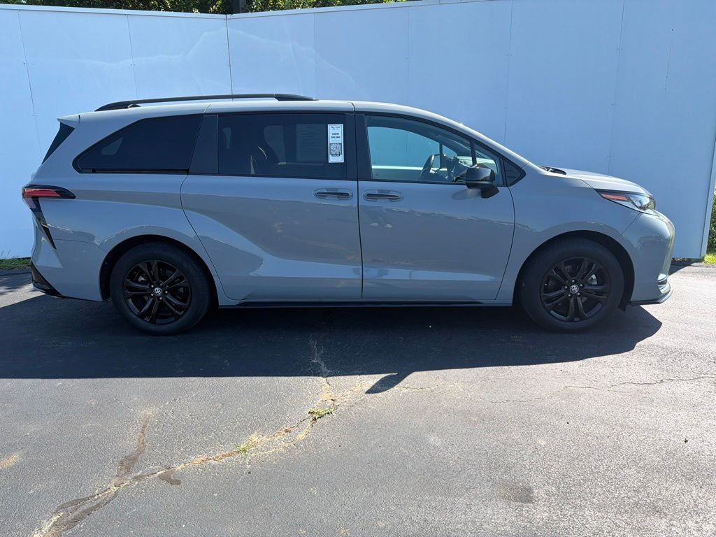 2025 Toyota Sienna XSE 7 Passenger