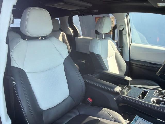 2025 Toyota Sienna XSE 7 Passenger