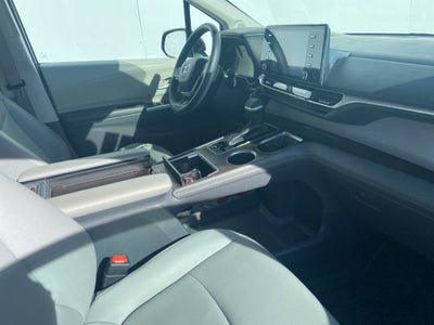 2022 Toyota Sienna XLE 7 Passenger