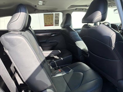 2025 Toyota Highlander Limited