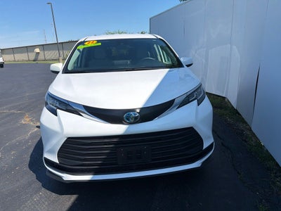 2022 Toyota Sienna LE 8 Passenger