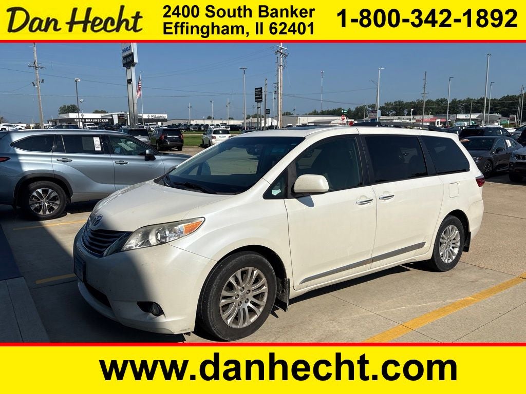 2016 Toyota Sienna XLE 8 Passenger