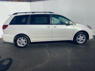 2005 Toyota Sienna XLE