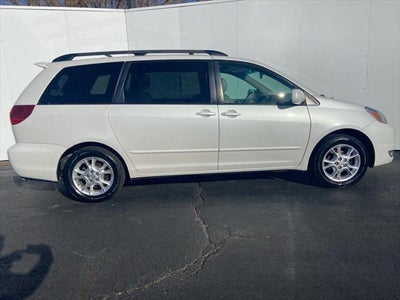 2005 Toyota Sienna XLE