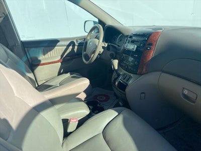 2005 Toyota Sienna XLE