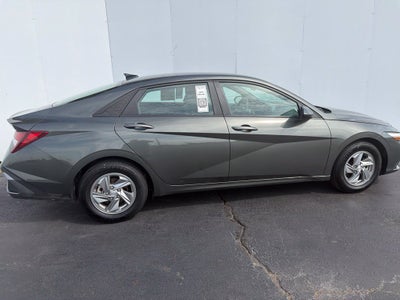 2024 Hyundai Elantra SE