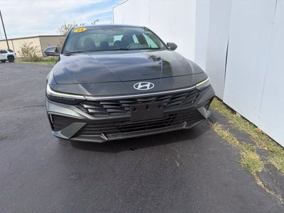 2024 Hyundai Elantra SE