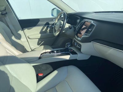 2020 Volvo XC90 T5 Momentum