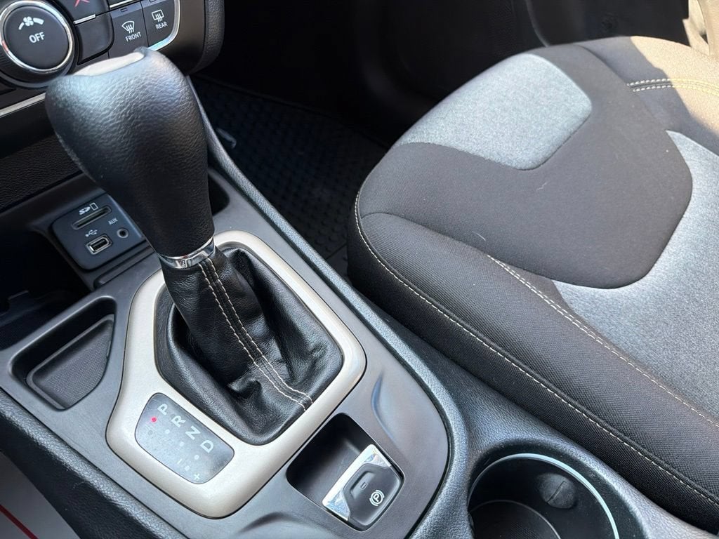 2016 Jeep Cherokee Sport