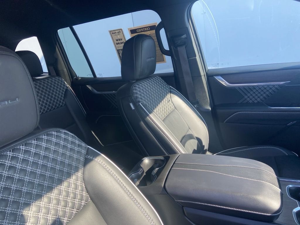 2025 GMC Acadia Denali