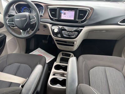 2024 Chrysler Voyager LX