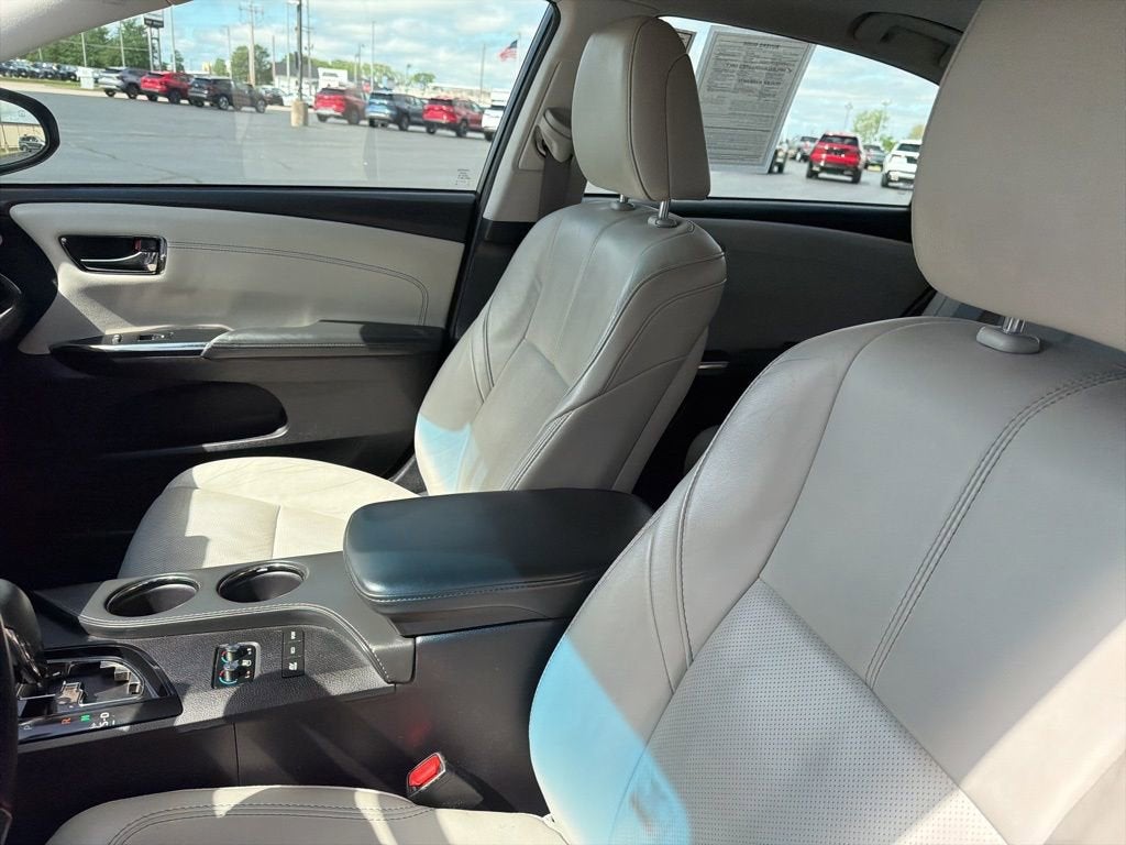 2017 Toyota Avalon Hybrid XLE Plus