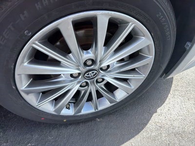 2017 Toyota Avalon Hybrid XLE Plus