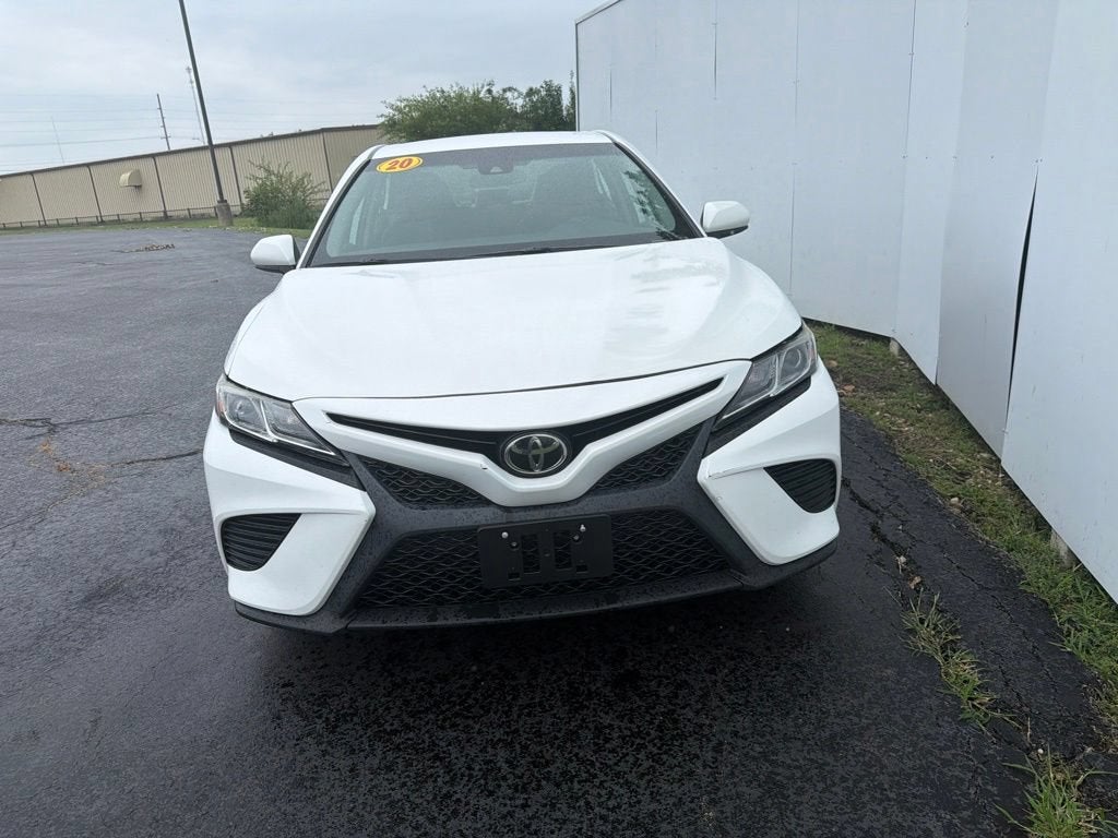 2020 Toyota Camry SE