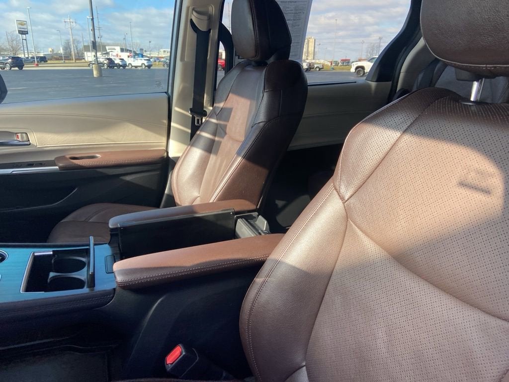 2024 Toyota Sienna Platinum