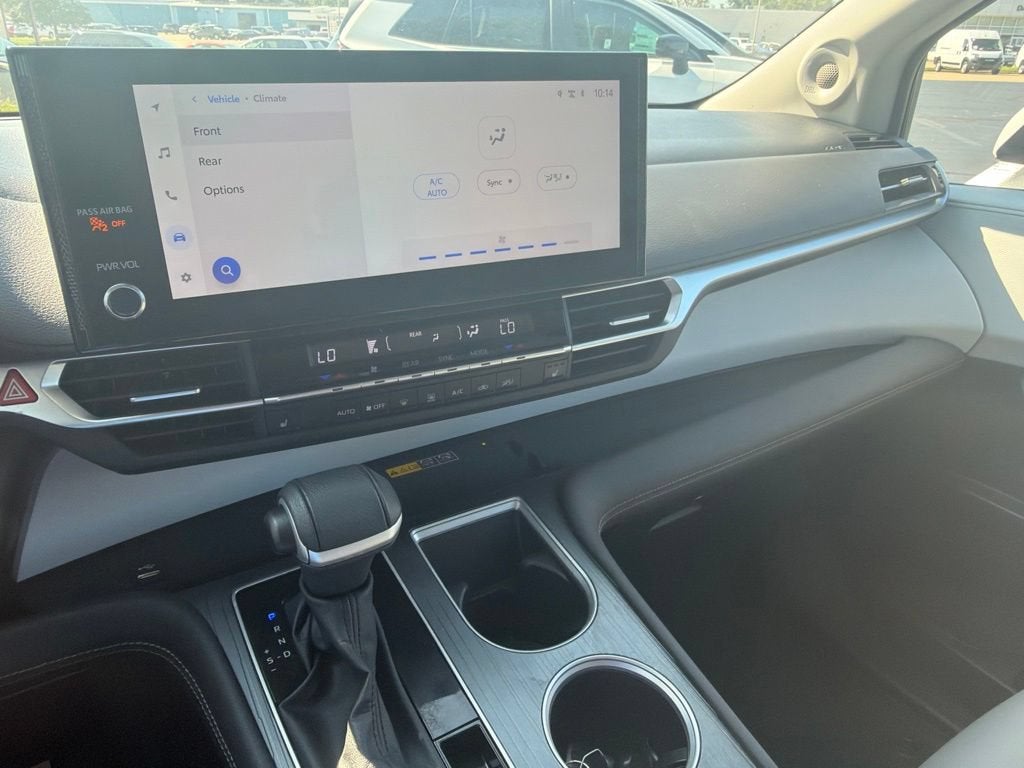 2025 Toyota Sienna XLE