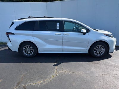 2025 Toyota Sienna XLE