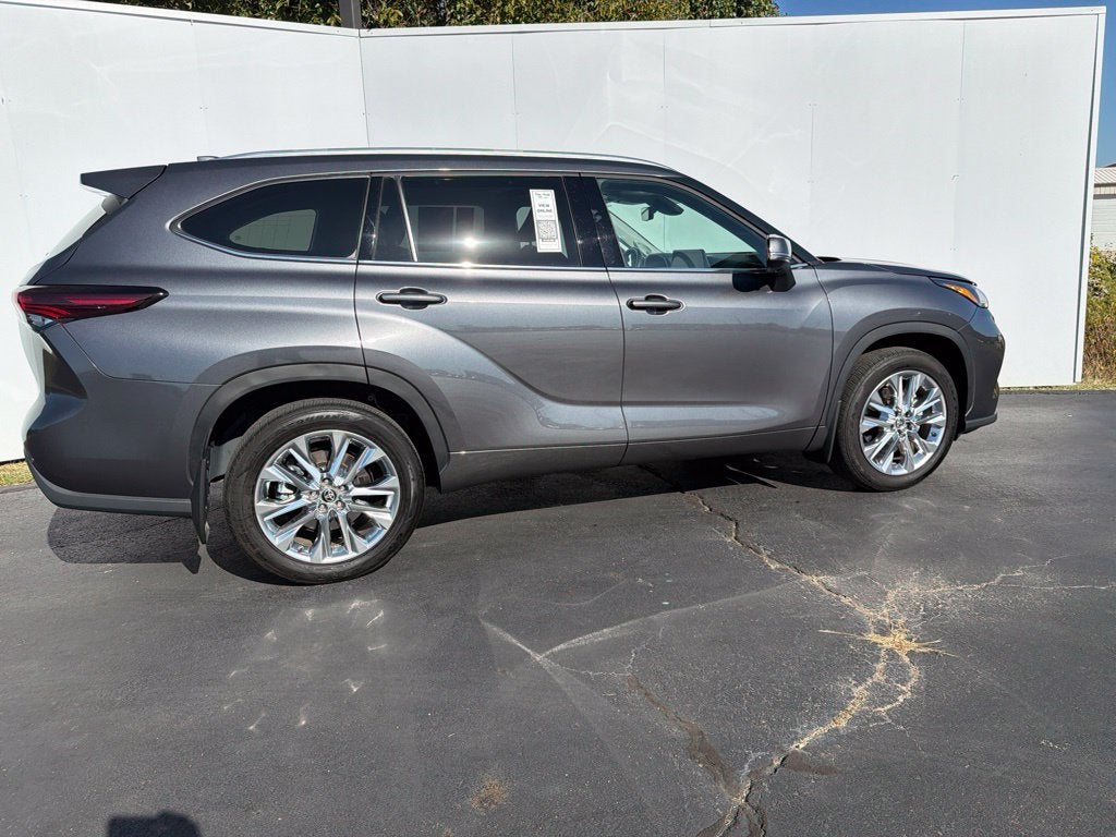 2025 Toyota Highlander LE