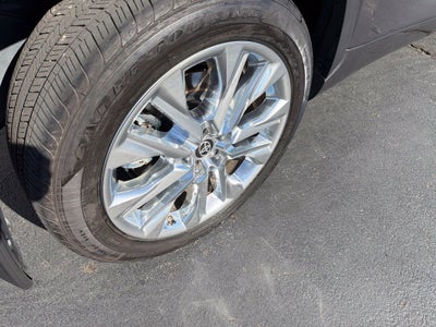 2025 Toyota Highlander LE