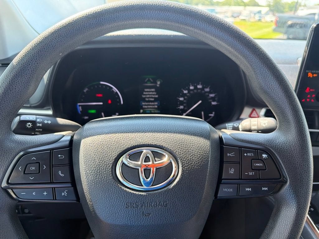 2022 Toyota Sienna LE