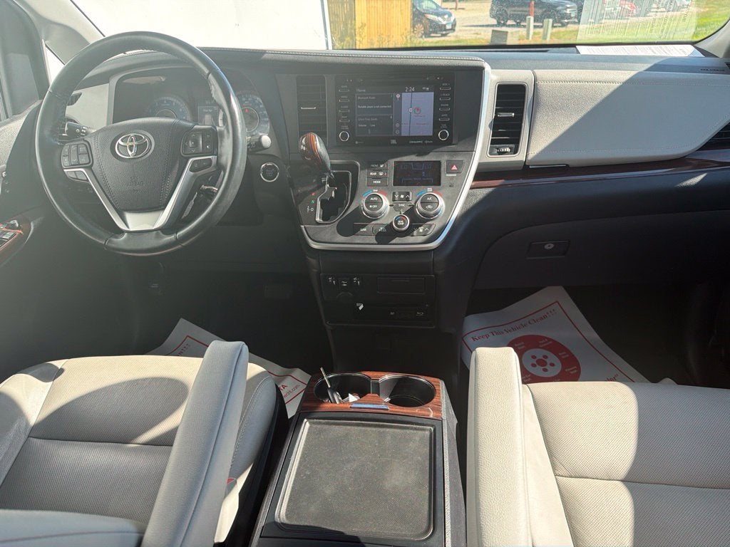 2020 Toyota Sienna XLE Auto Access Seat