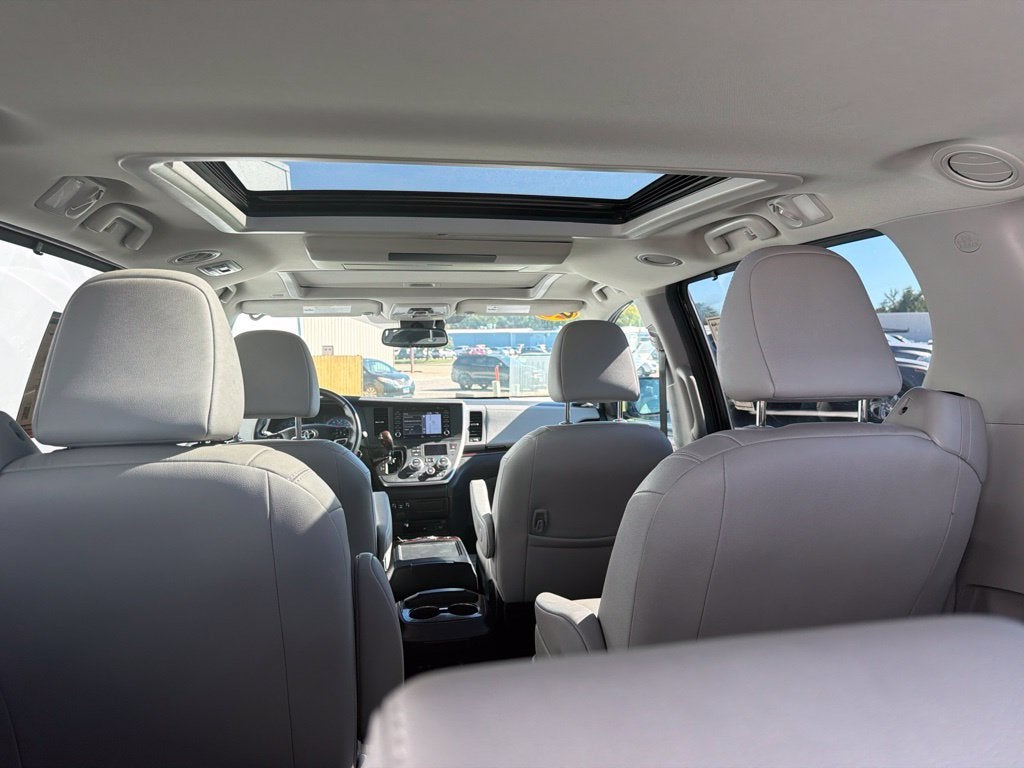 2020 Toyota Sienna XLE Auto Access Seat
