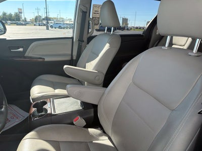 2020 Toyota Sienna XLE Auto Access Seat