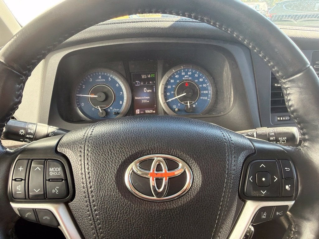 2020 Toyota Sienna XLE Auto Access Seat