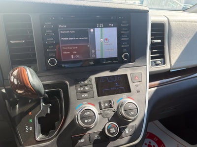 2020 Toyota Sienna XLE Auto Access Seat