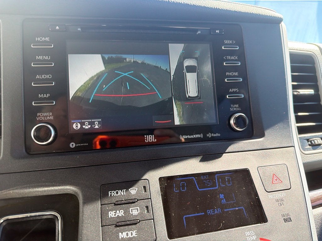 2020 Toyota Sienna XLE Auto Access Seat