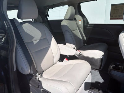2020 Toyota Sienna XLE Auto Access Seat