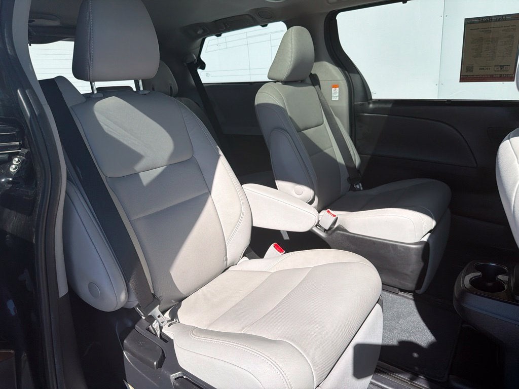 2020 Toyota Sienna XLE Auto Access Seat