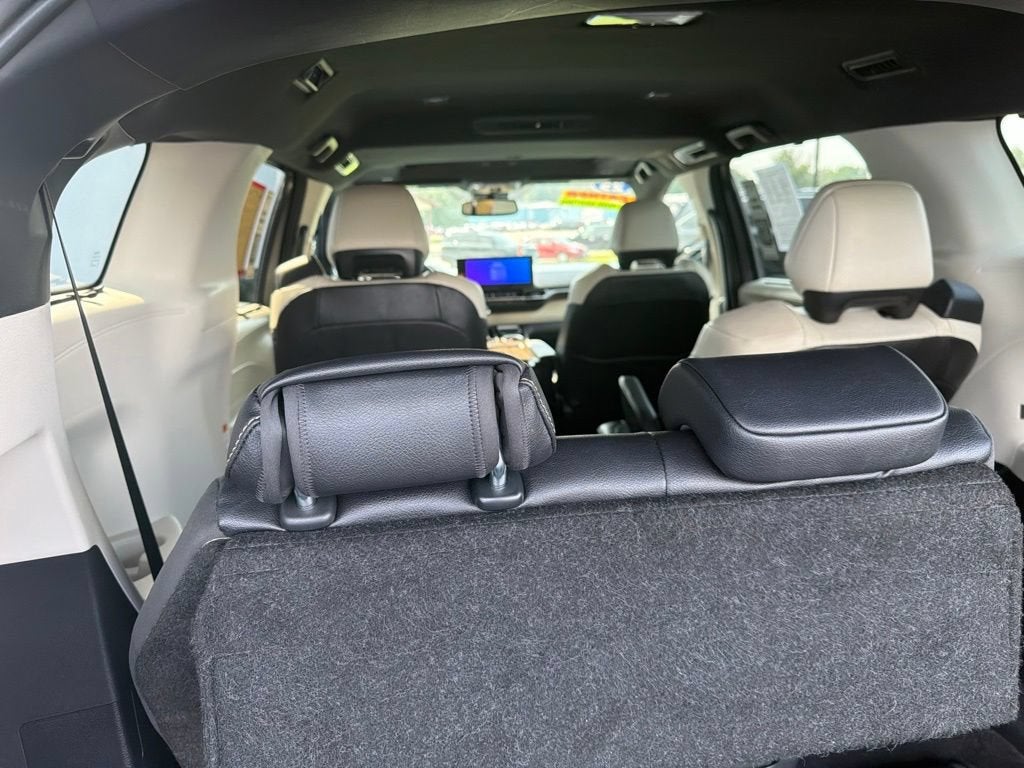 2025 Toyota Sienna Limited