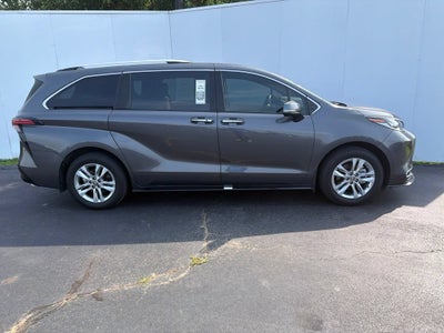 2025 Toyota Sienna Limited