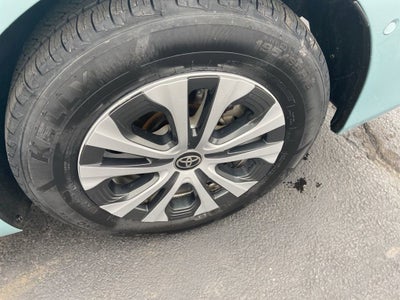 2021 Toyota Prius LE