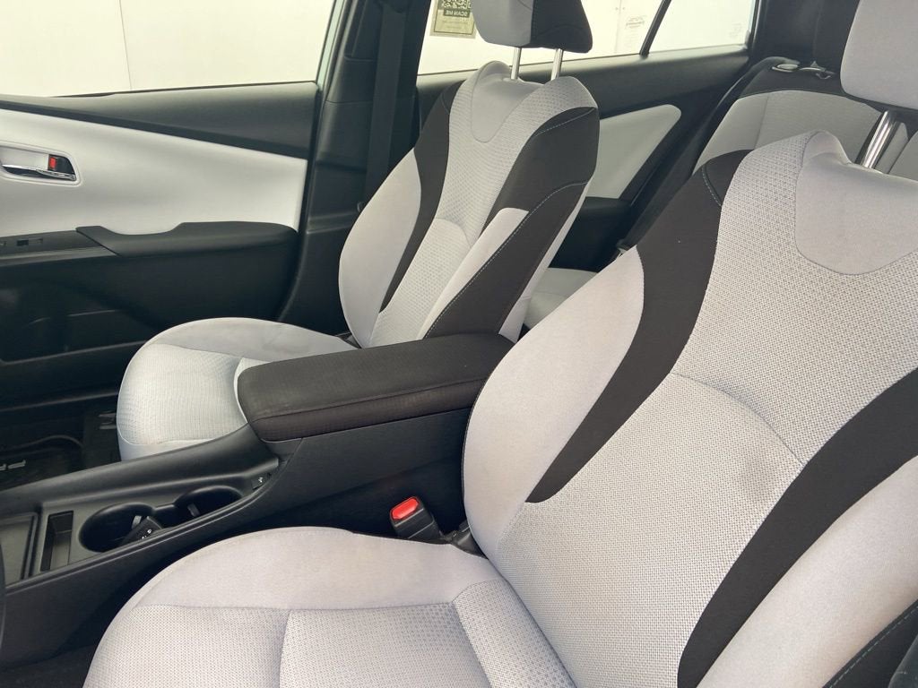 2021 Toyota Prius LE