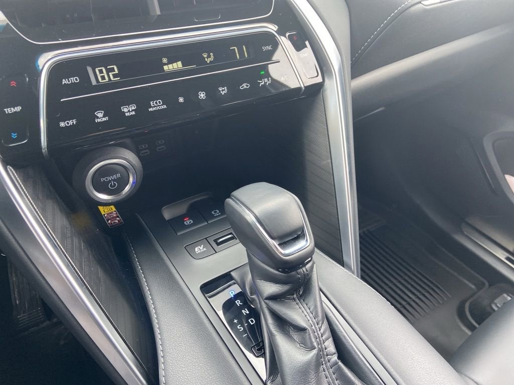 2024 Toyota Venza LE